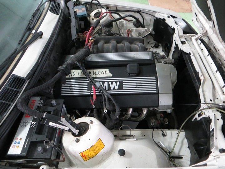 BMW e30 pre swap motor m52 2.8