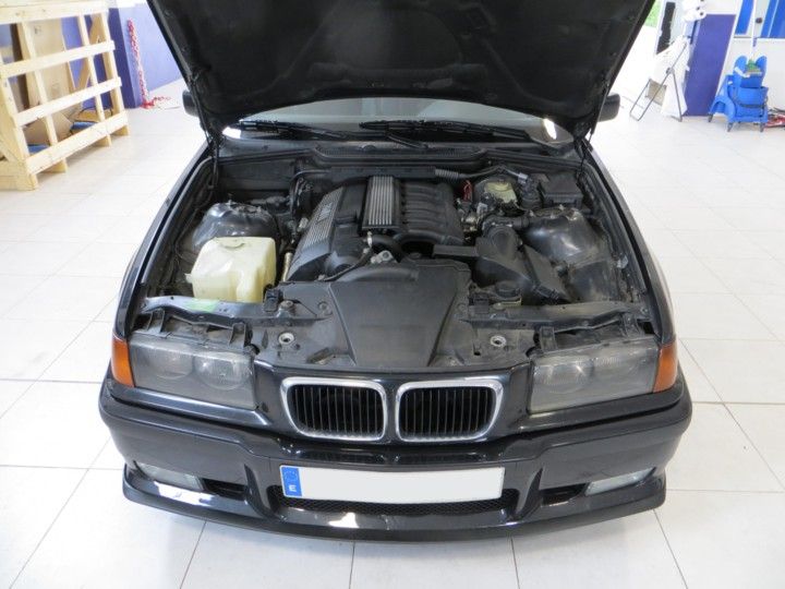 BMW 323ti compact motor m52